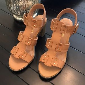 American Eagle tan sandals